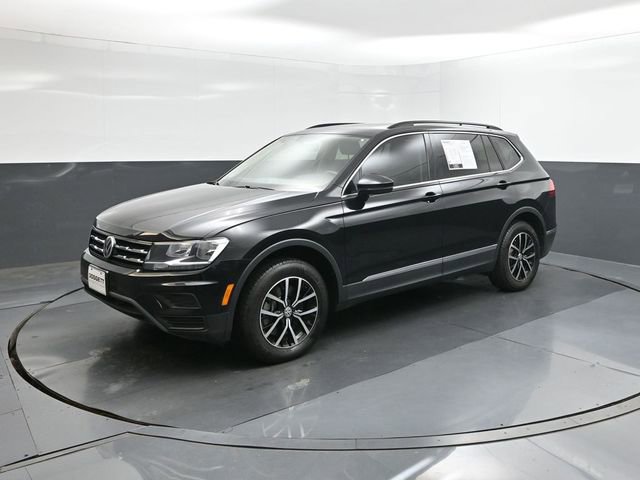 Used 2021 Volkswagen Tiguan SE w/ Panoramic Sunroof Package FWD image 1
