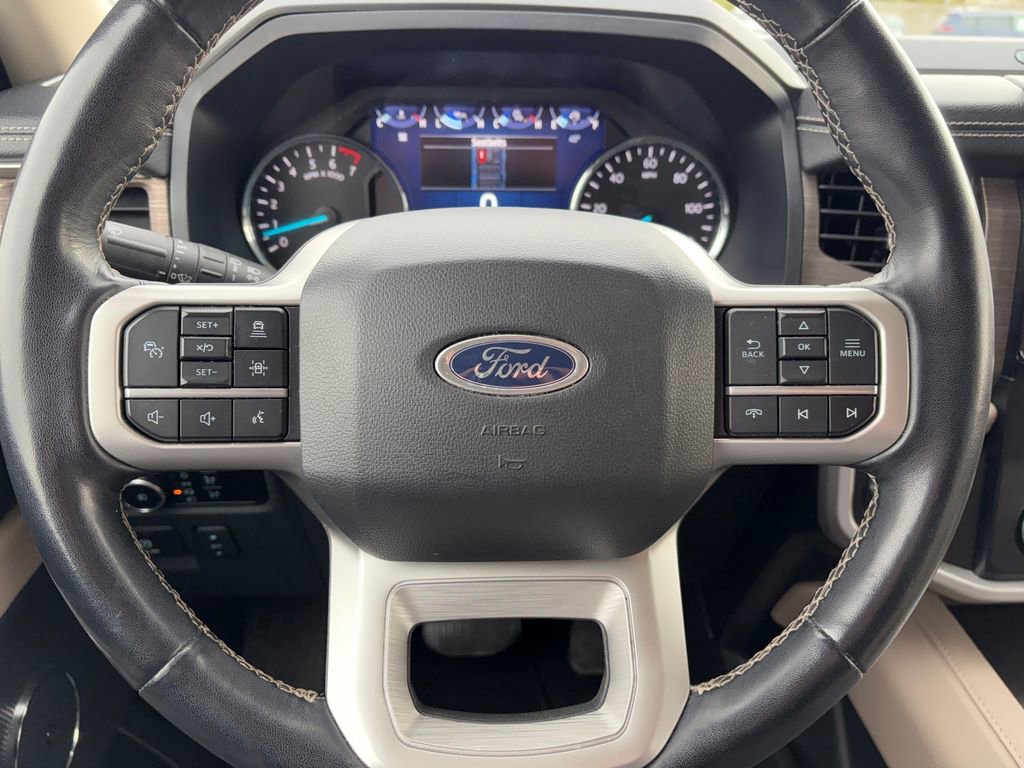 Used 2024 Ford Expedition Limited image 11