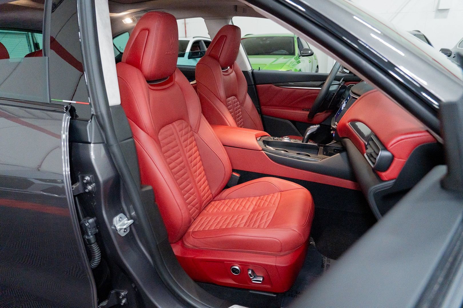 Used 2021 Maserati Levante Trofeo AWD/4WD image 34