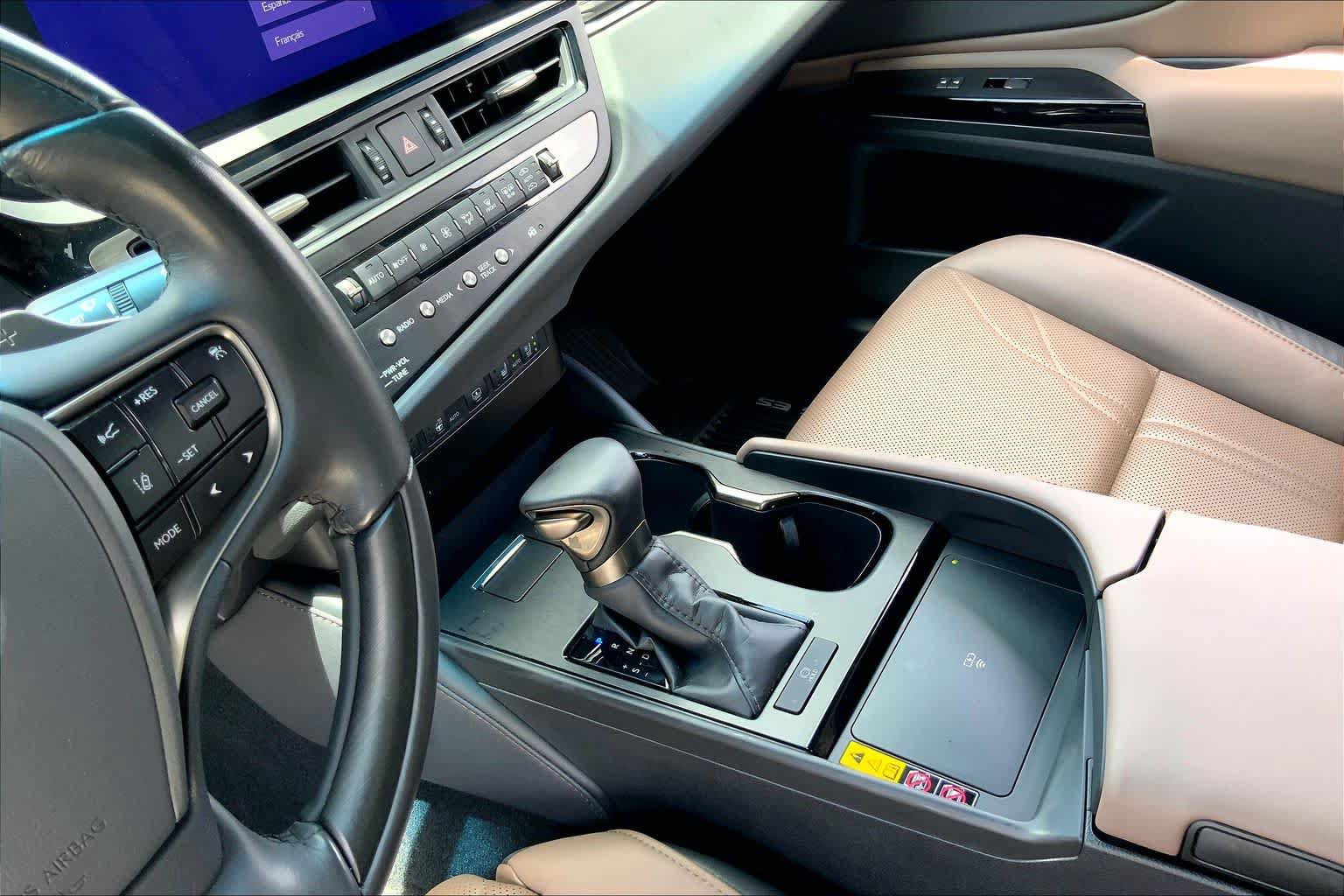 Used 2025 Lexus ES 350 Ultra Luxury FWD image 16