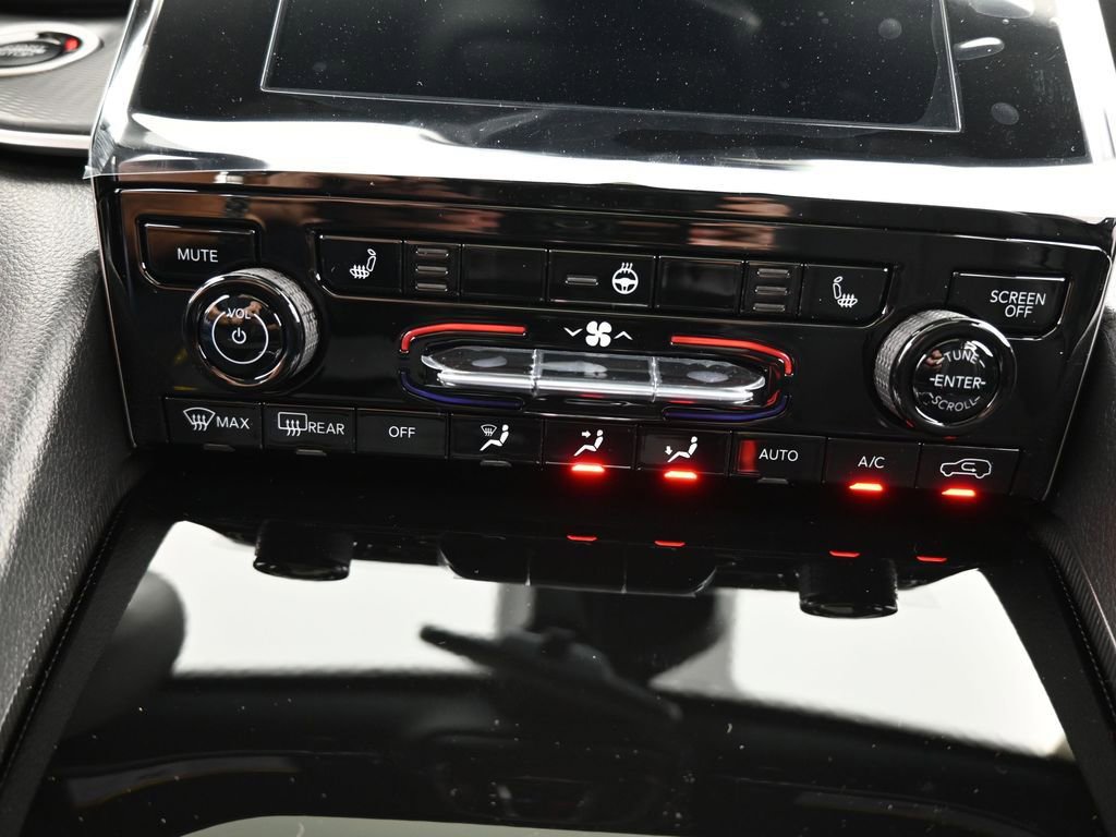 New 2025 Jeep Grand Cherokee Altitude image 20