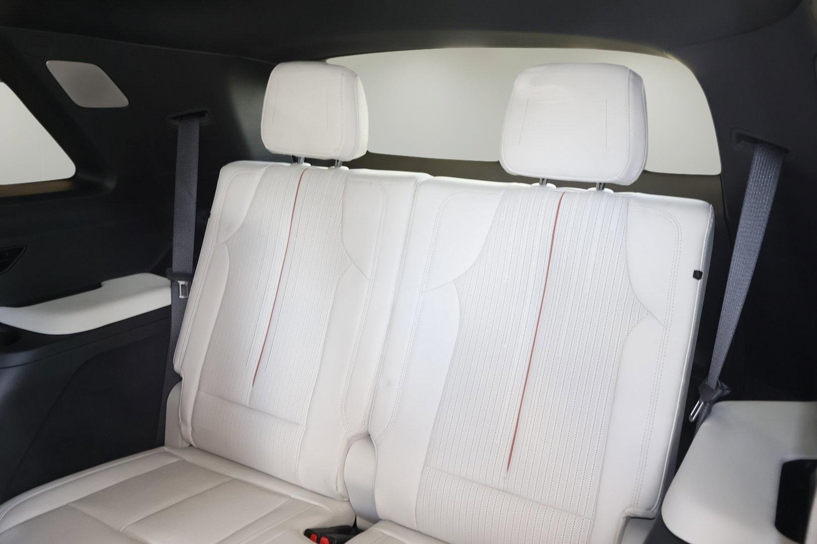 New 2026 Cadillac Vistiq Luxury image 17