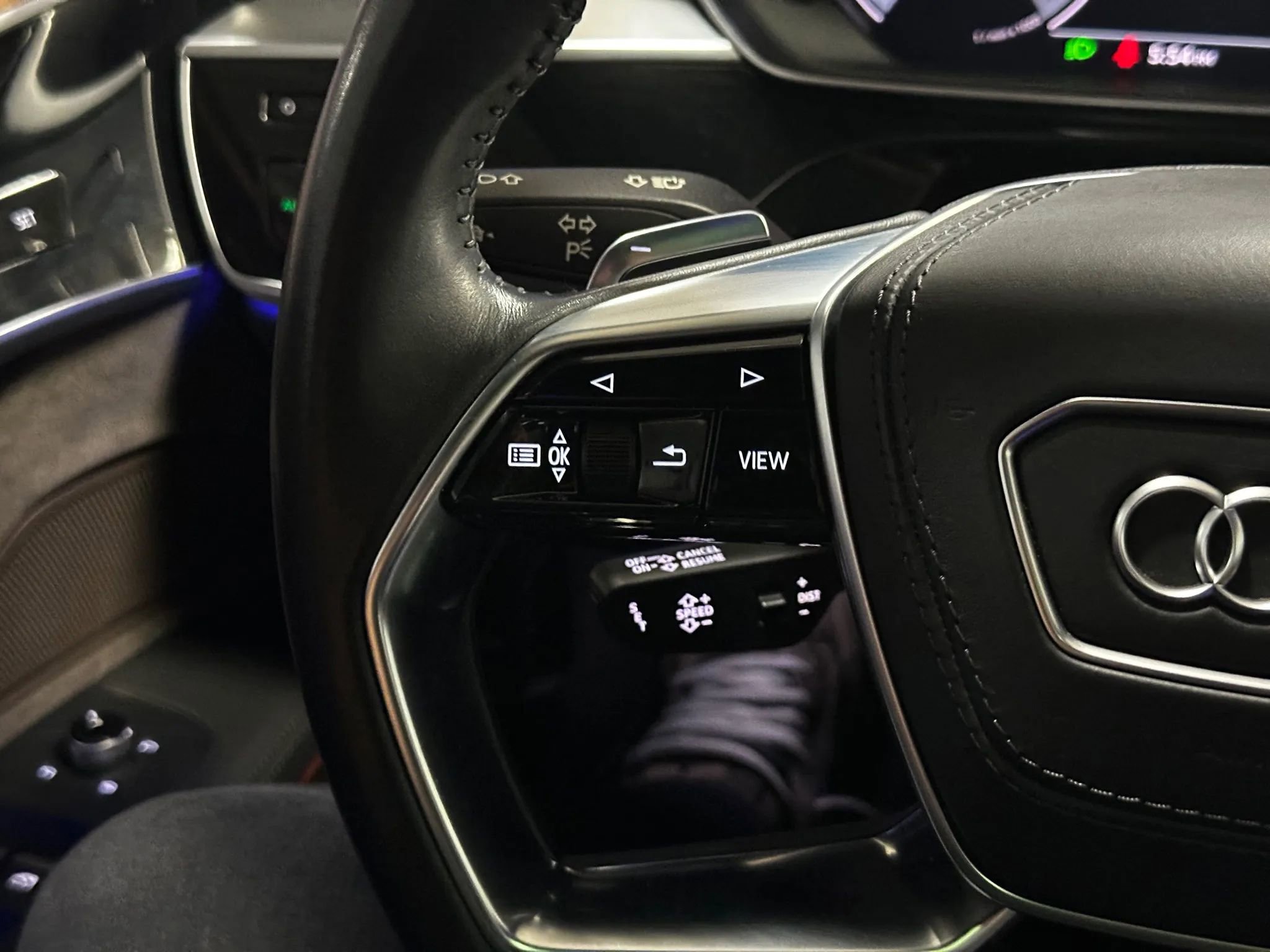 Used 2020 Audi A8 L 4.0T image 31