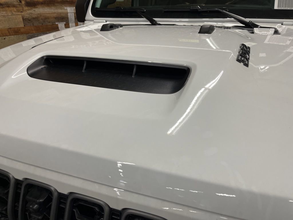 New 2026 Jeep Wrangler Moab image 9