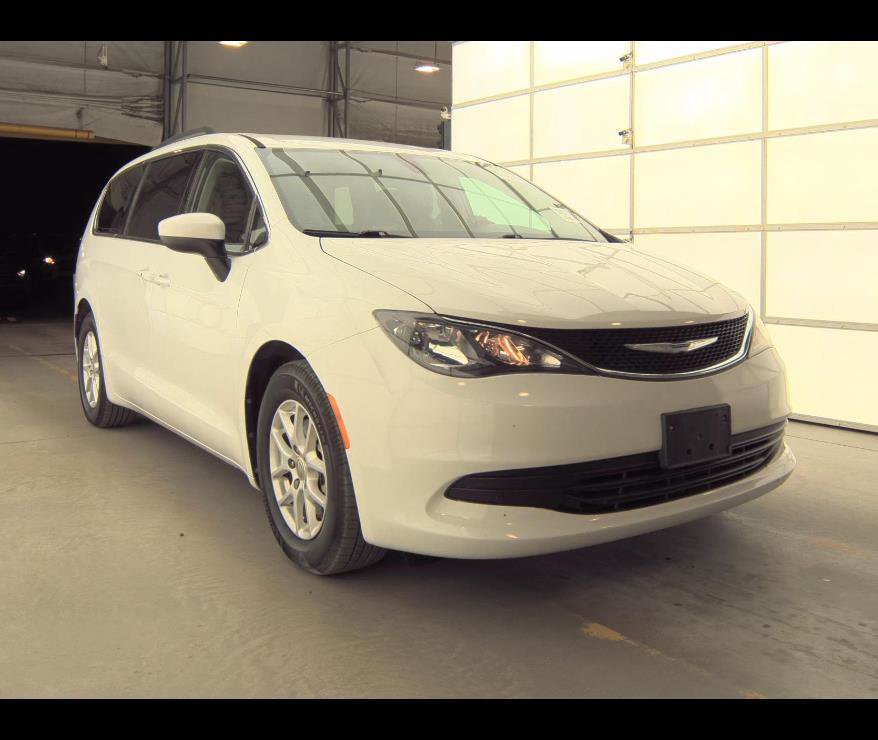 Used 2017 Chrysler Pacifica Touring image 1
