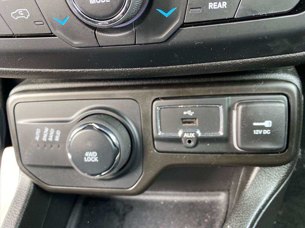 Used 2022 Jeep Renegade Latitude w/ Convenience Group AWD/4WD image 10