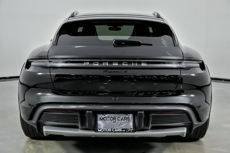 Used 2022 Porsche Taycan 4 Cross Turismo w/ Premium Package AWD/4WD image 10