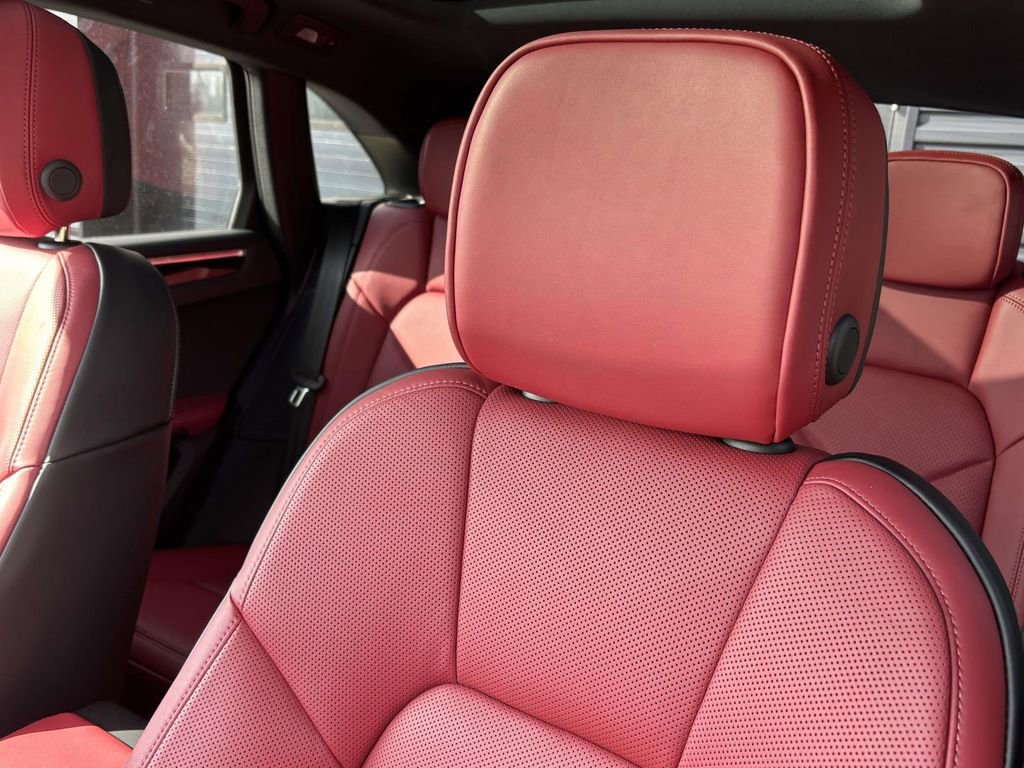 New 2026 Porsche Macan S image 21