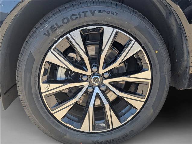 Used 2024 Volvo XC60 B5 Core w/ Protection Package Premier AWD/4WD image 22