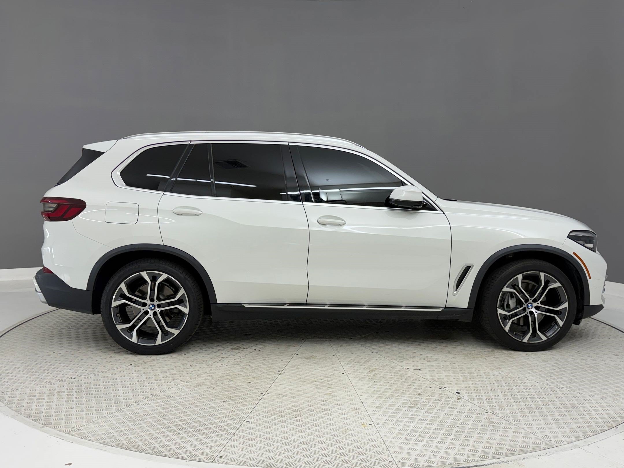 Used 2021 BMW X5 xDrive40i w/ Convenience Package AWD/4WD image 8