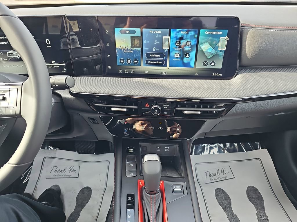 New 2026 Nissan Kicks SR FWD image 24