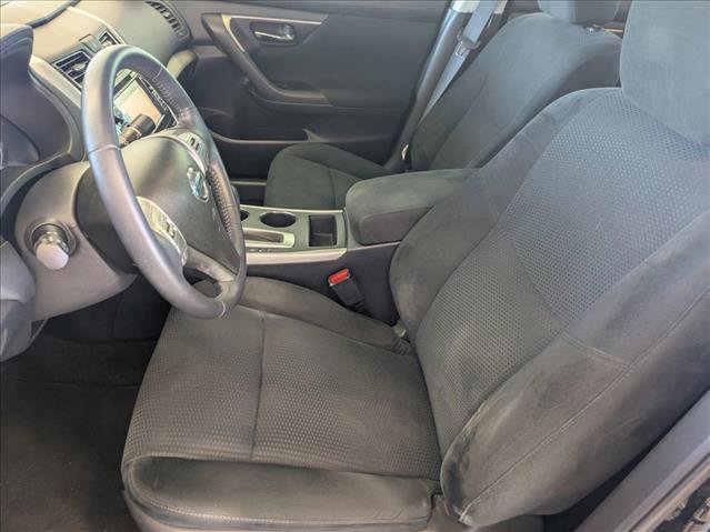 Used 2015 Nissan Altima 2.5 SV w/ Convenience Package image 16
