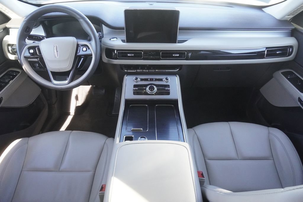 Used 2020 Lincoln Aviator AWD image 9