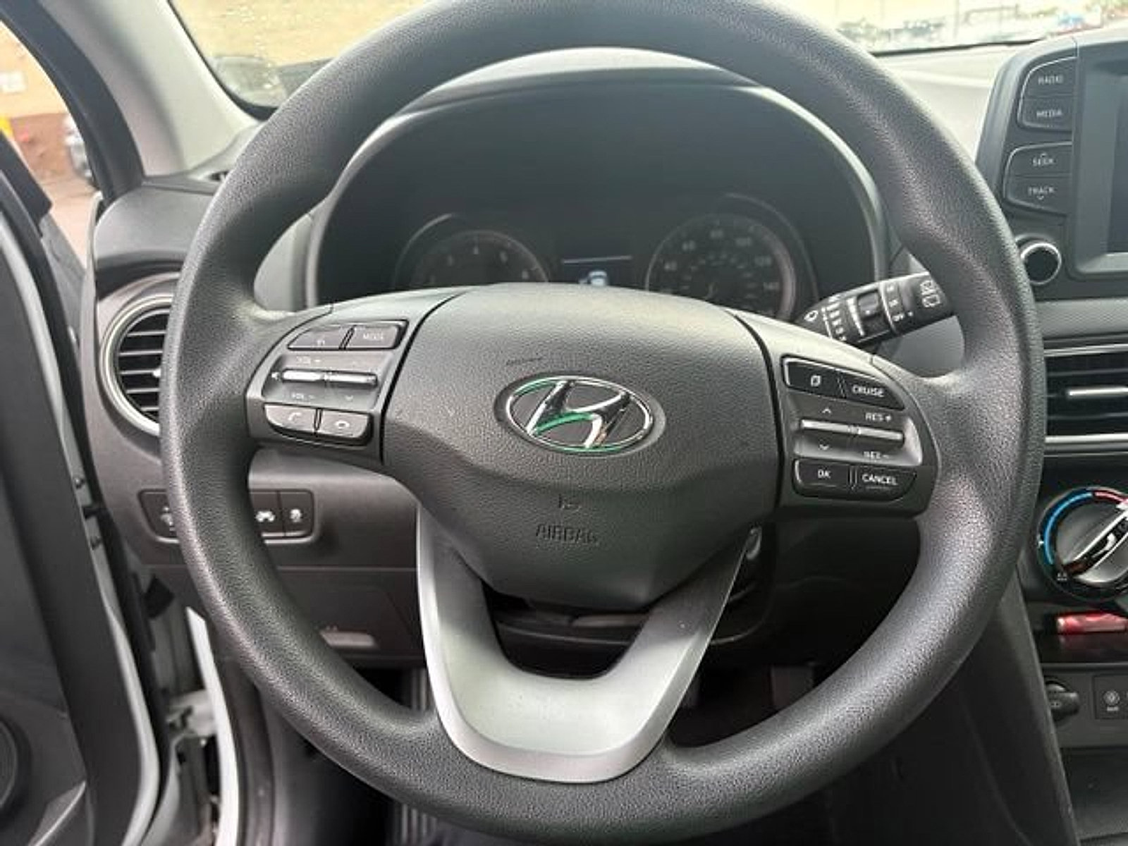 Used 2020 Hyundai Kona SE AWD/4WD image 13