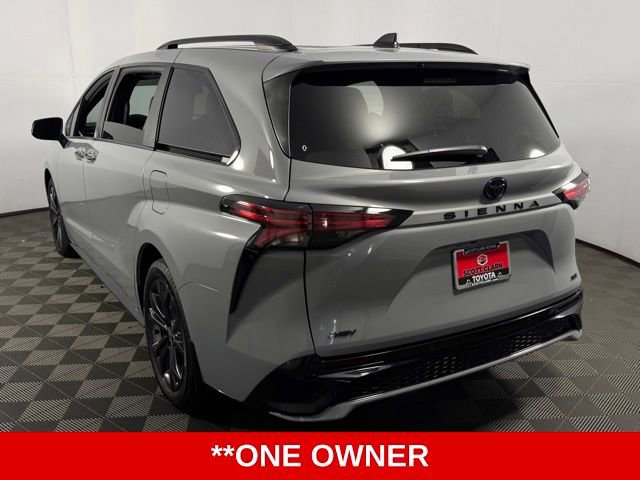 Used 2025 Toyota Sienna XSE w/ XSE Plus Package image 6