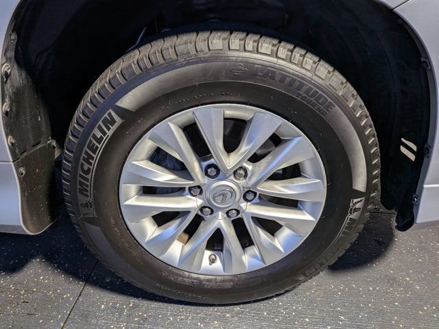 Used 2014 Lexus GX 460 w/ Premium Package AWD/4WD image 13