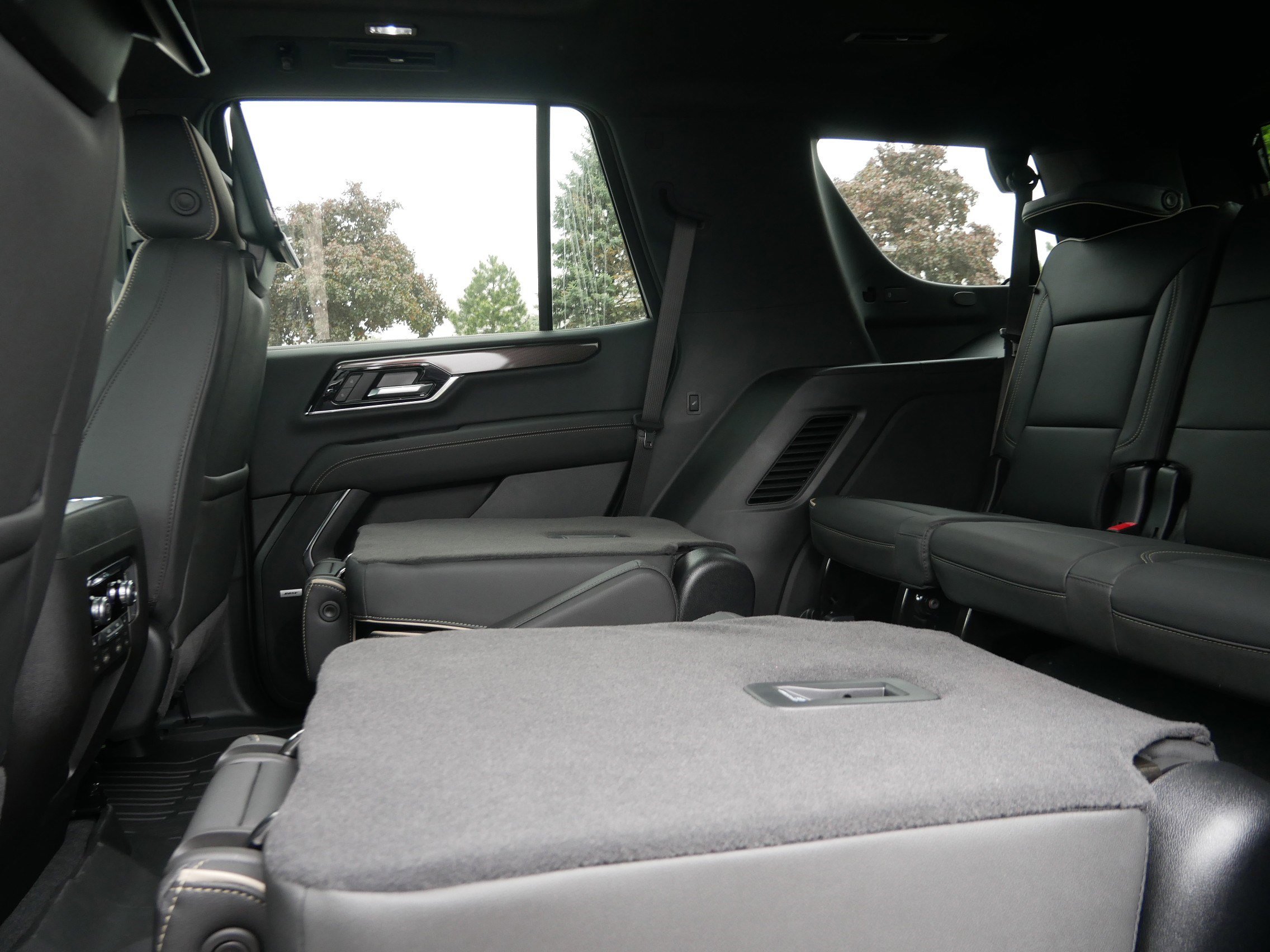 New 2026 GMC Yukon Elevation w/ Elevation Premium Package AWD/4WD image 5