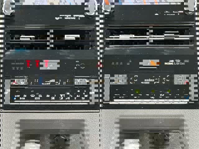 Used 2021 Toyota Avalon Limited image 16