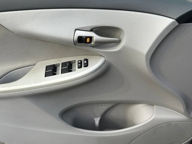 Used 2011 Toyota Corolla LE FWD image 18