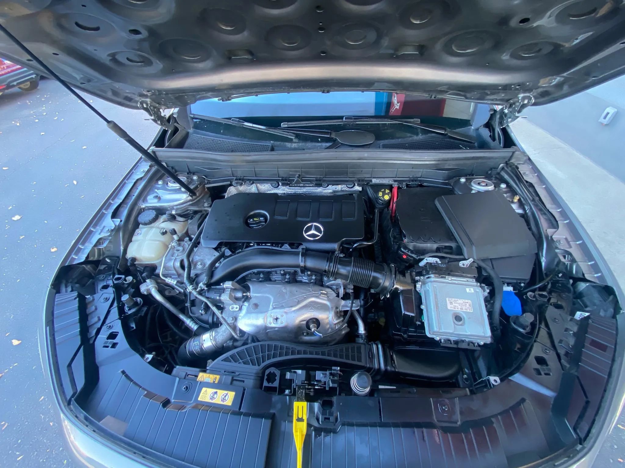 Used 2021 Mercedes-Benz GLB 250 4MATIC image 32