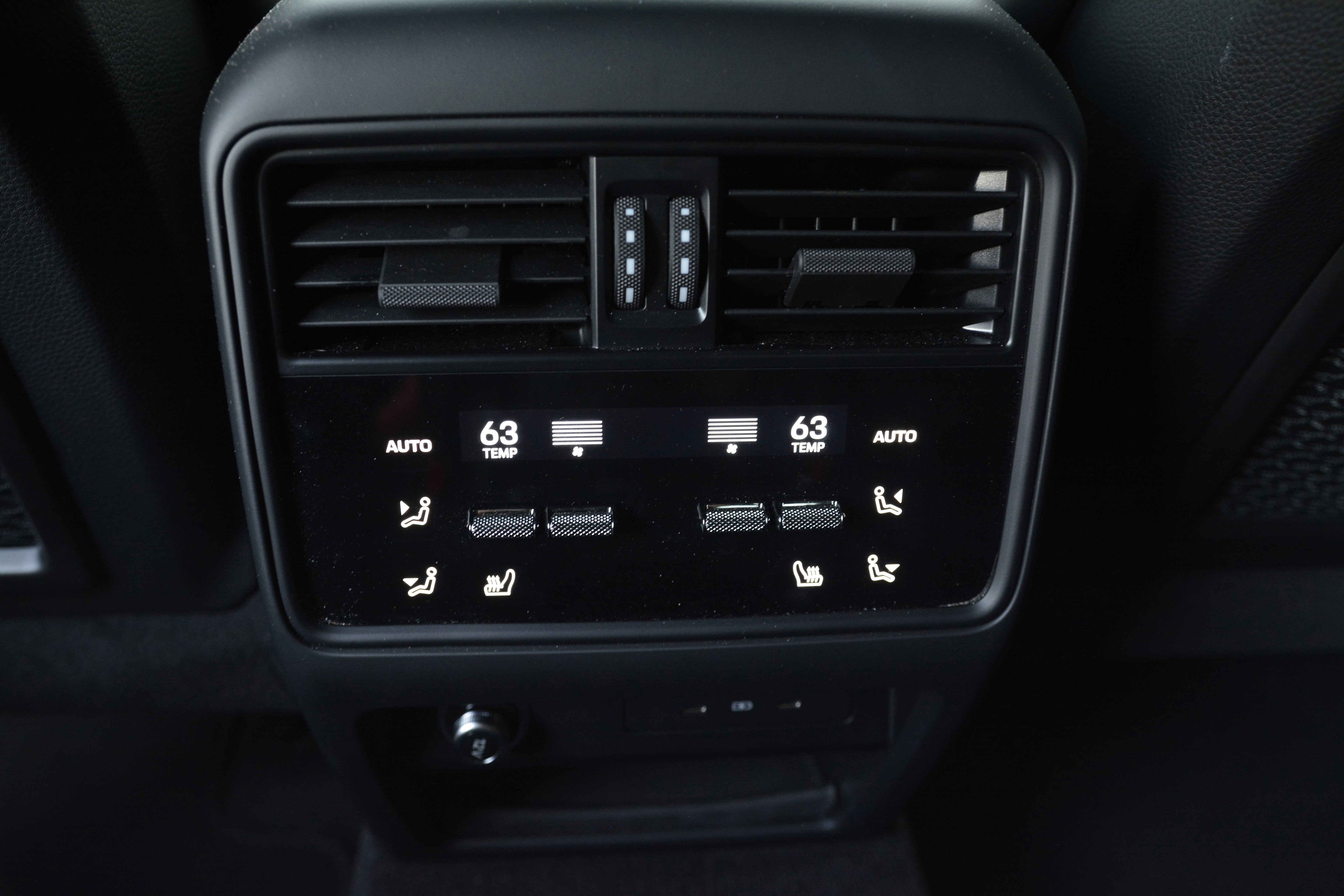 Certified 2024 Porsche Cayenne S AWD/4WD image 37
