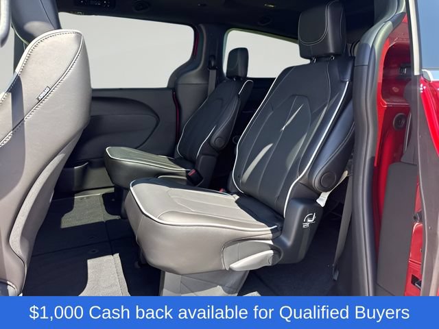 New 2027 Chrysler Pacifica Limited FWD image 19
