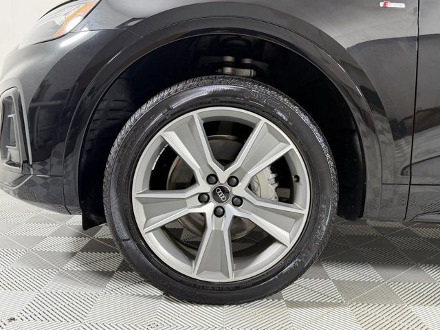 Certified 2025 Audi Q5 2.0T Premium image 9