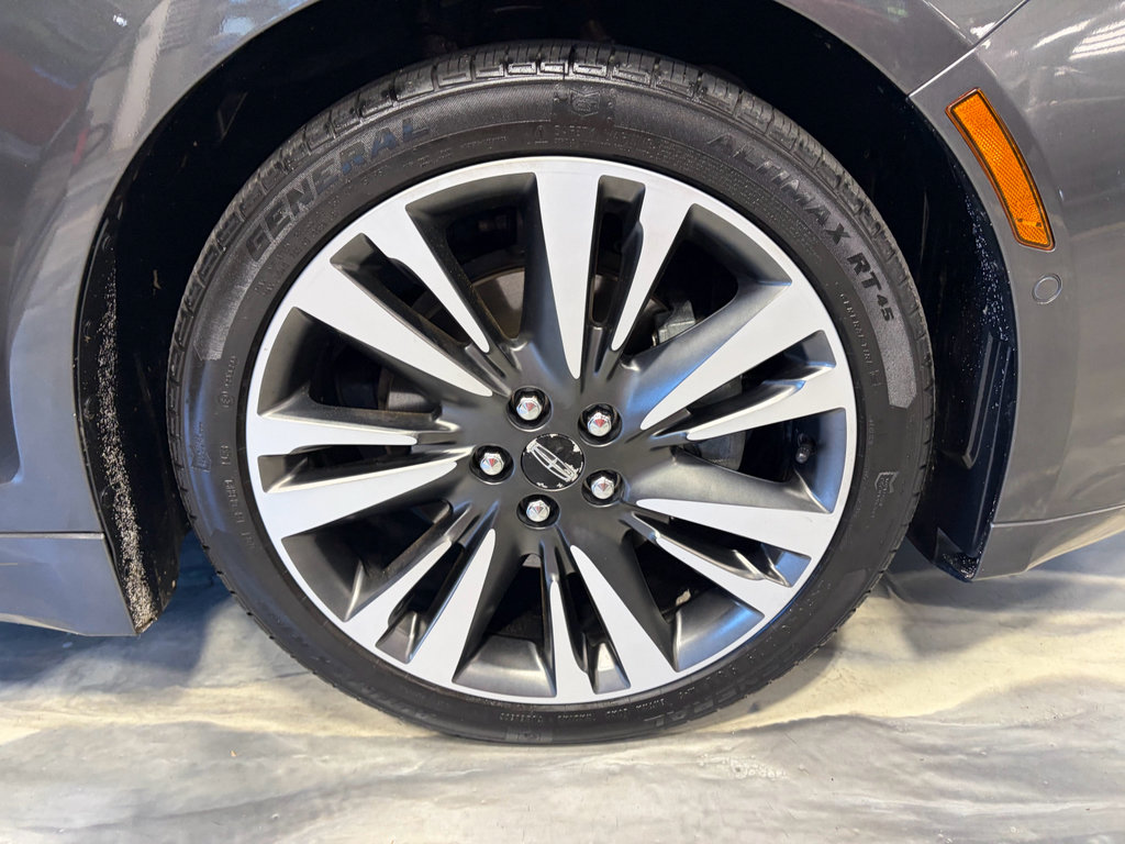 Used 2019 Lincoln MKZ Reserve FWD image 32