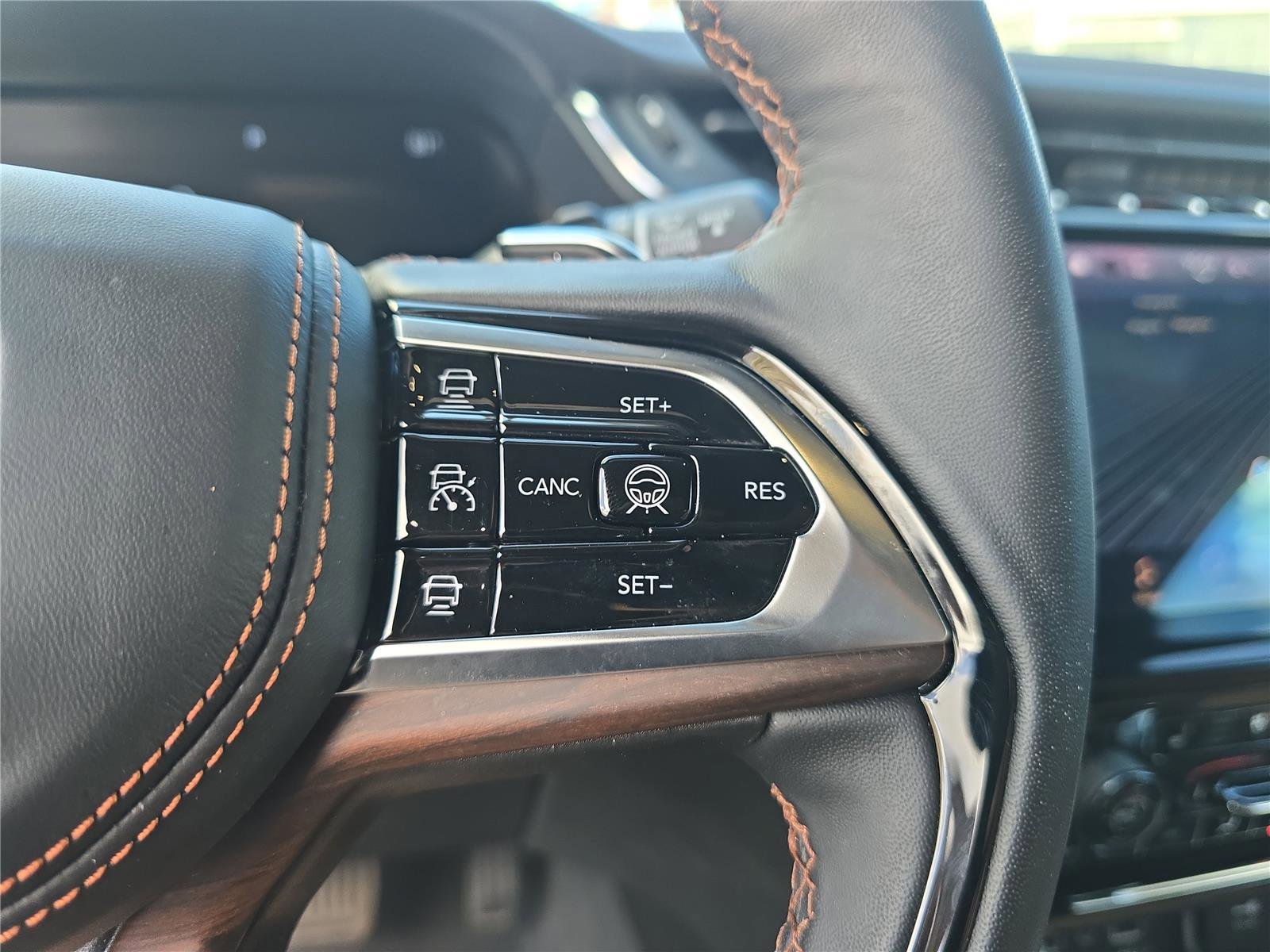 Used 2023 Jeep Grand Cherokee L Summit w/ Advanced Protech Group IV image 31