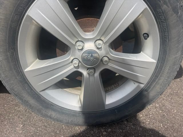 Used 2013 Jeep Compass Latitude FWD image 12