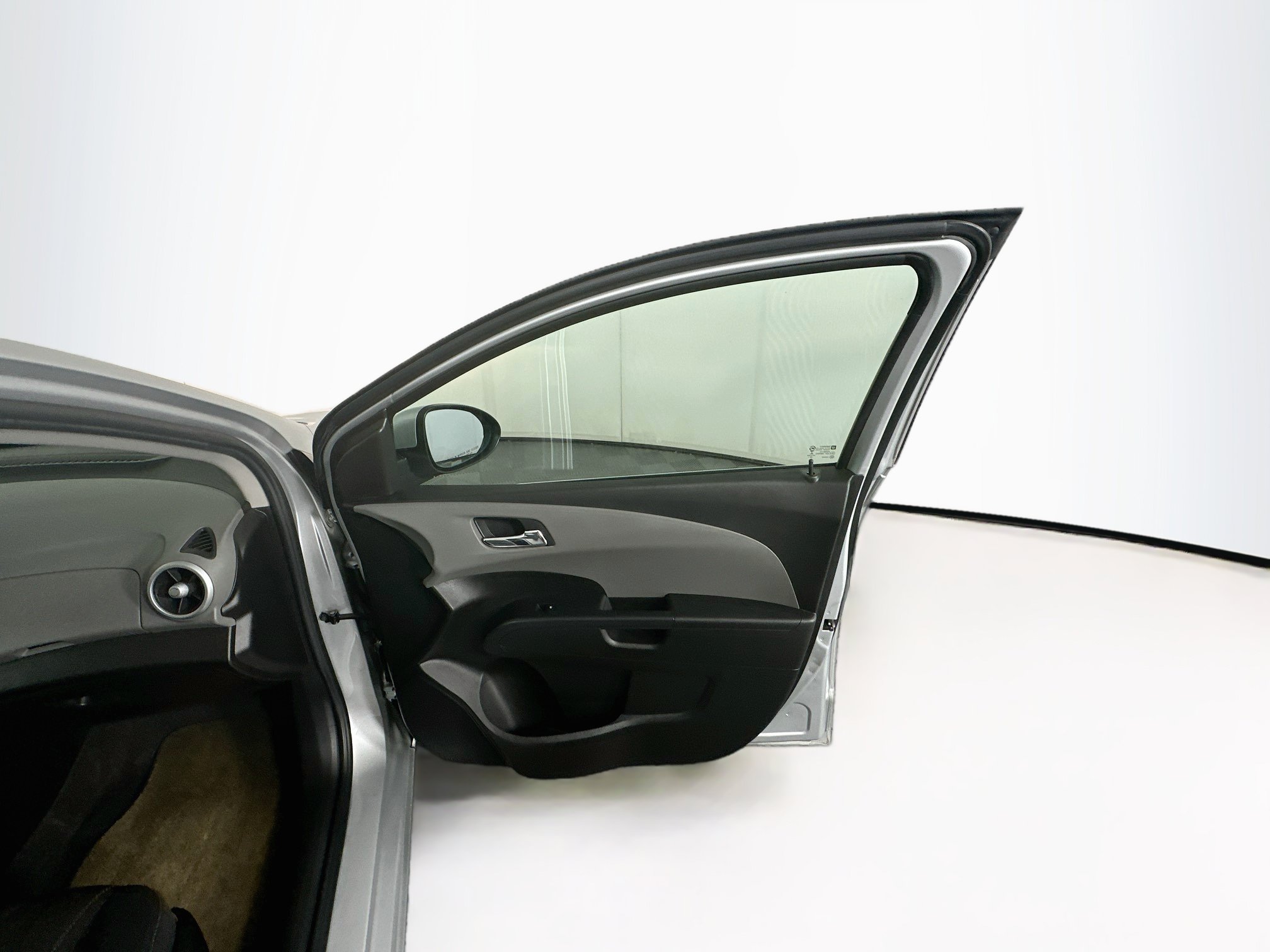 Used 2017 Chevrolet Sonic LT FWD image 29