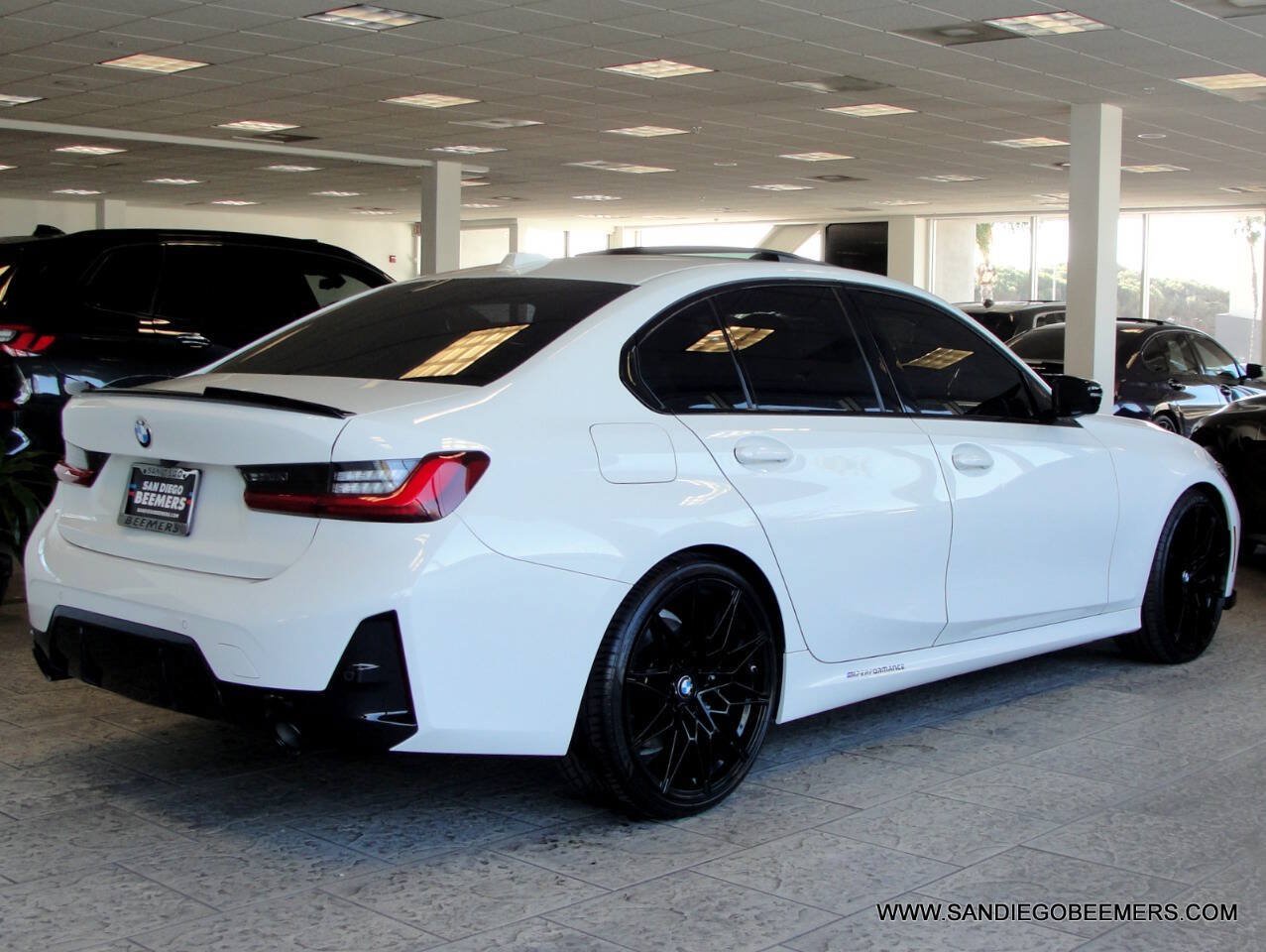 Used 2023 BMW 330i Sedan w/ M Sport Package RWD image 29