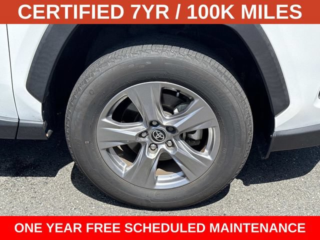 Used 2025 Toyota RAV4 XLE AWD/4WD image 7