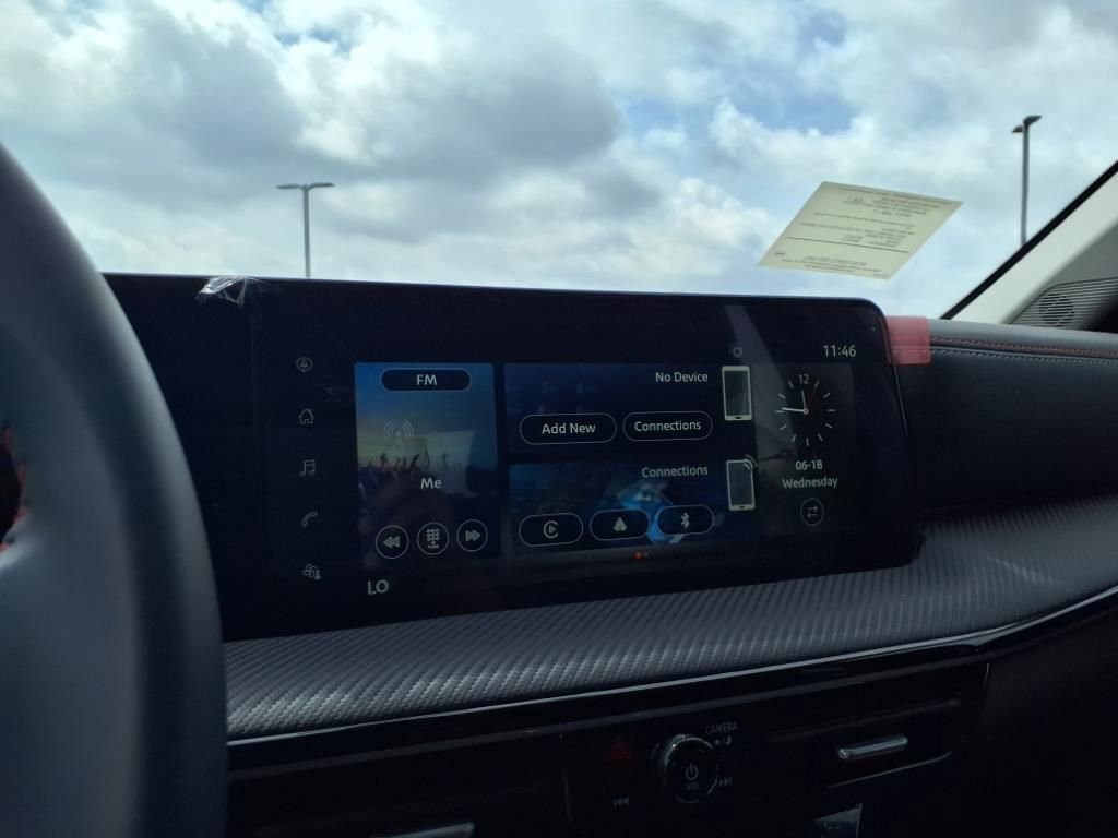 New 2025 Nissan Kicks SR AWD/4WD image 20
