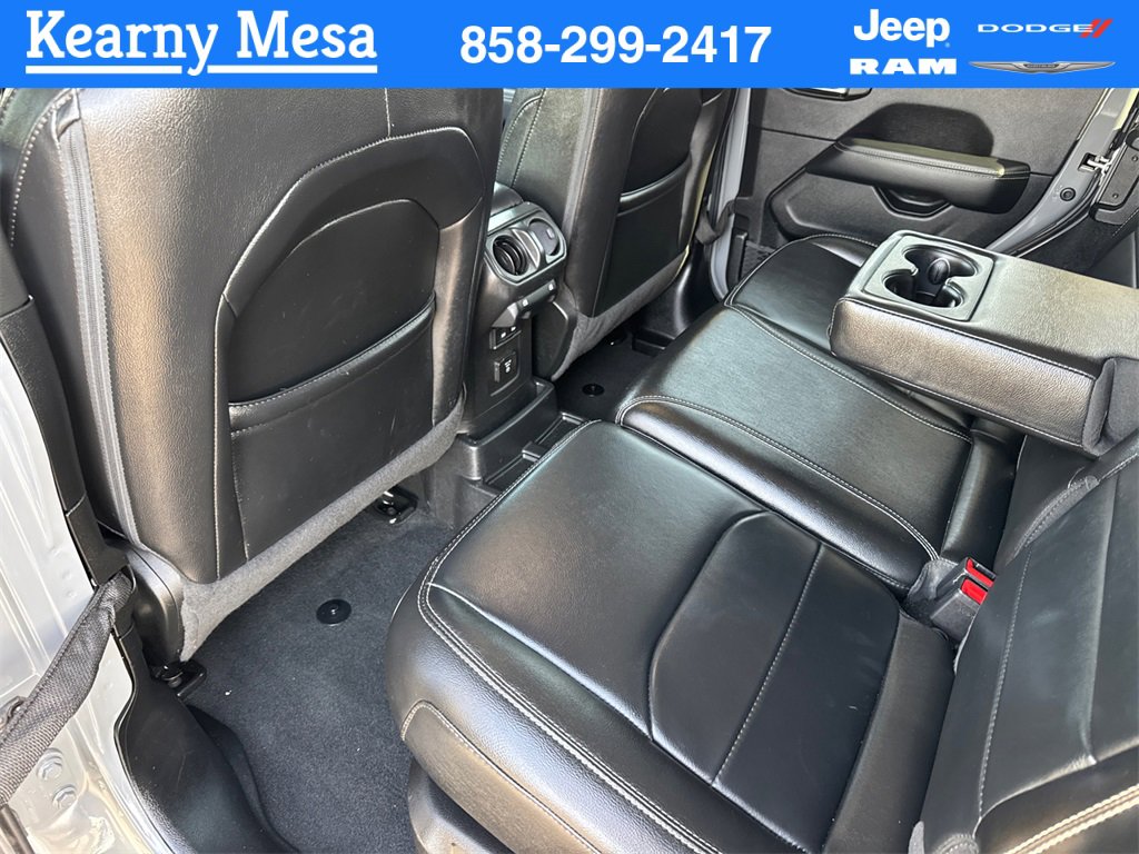 Used 2023 Jeep Wrangler Unlimited Sahara image 19