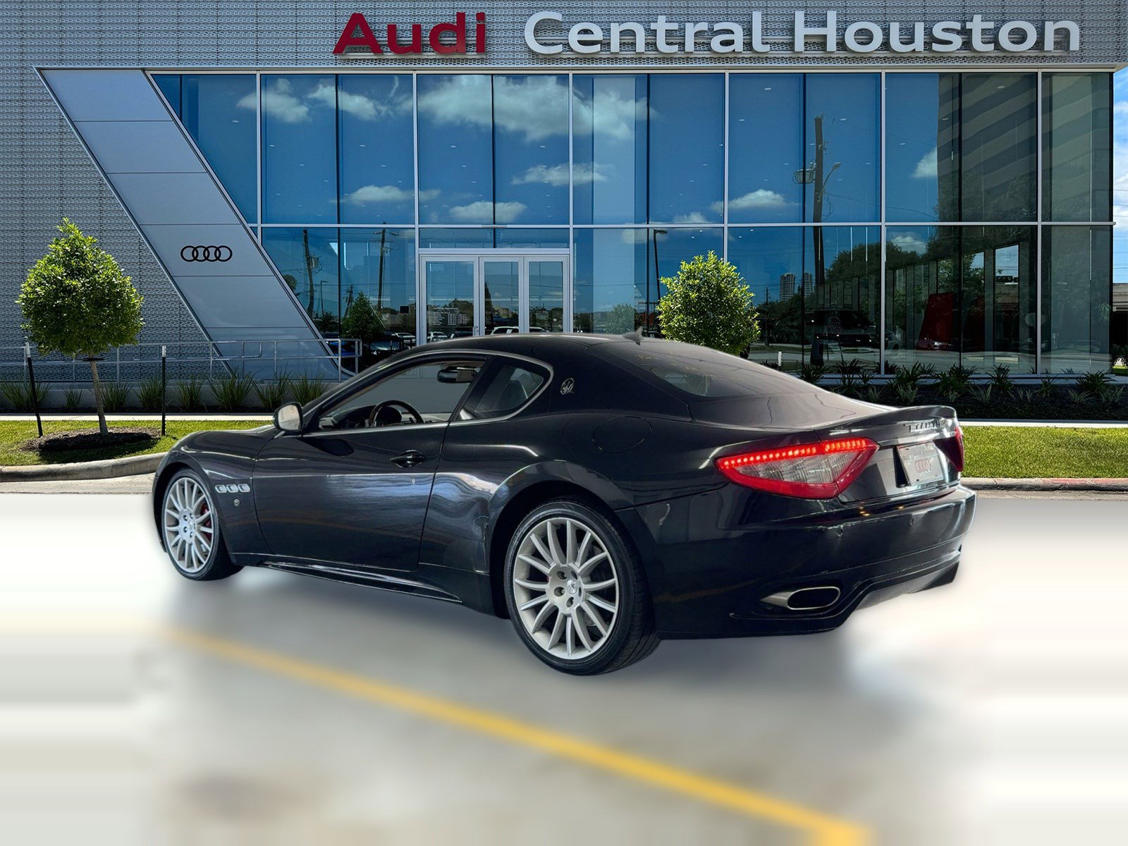 Used 2012 Maserati GranTurismo S image 3