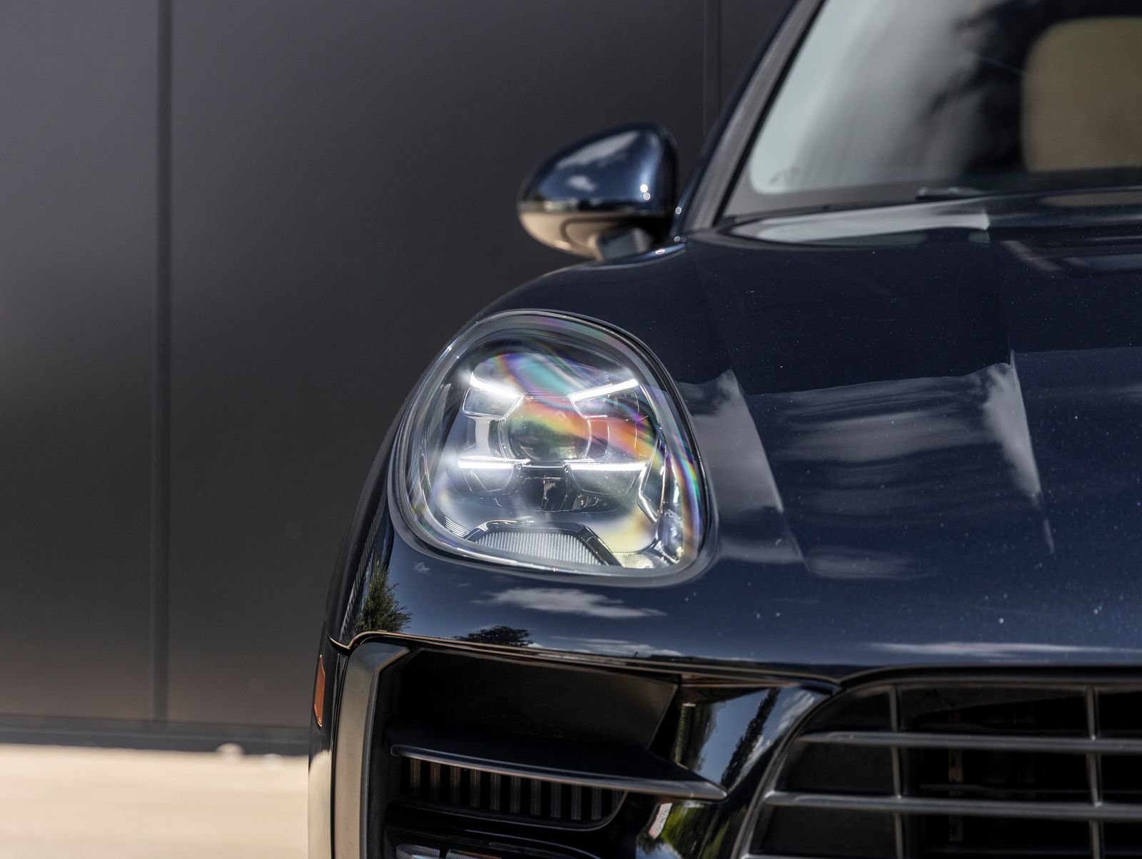 Certified 2020 Porsche Macan S AWD/4WD image 17