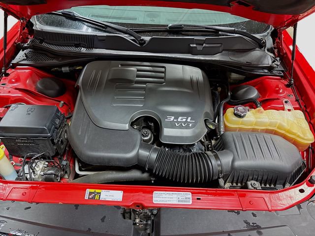 Used 2014 Dodge Challenger SXT RWD image 27
