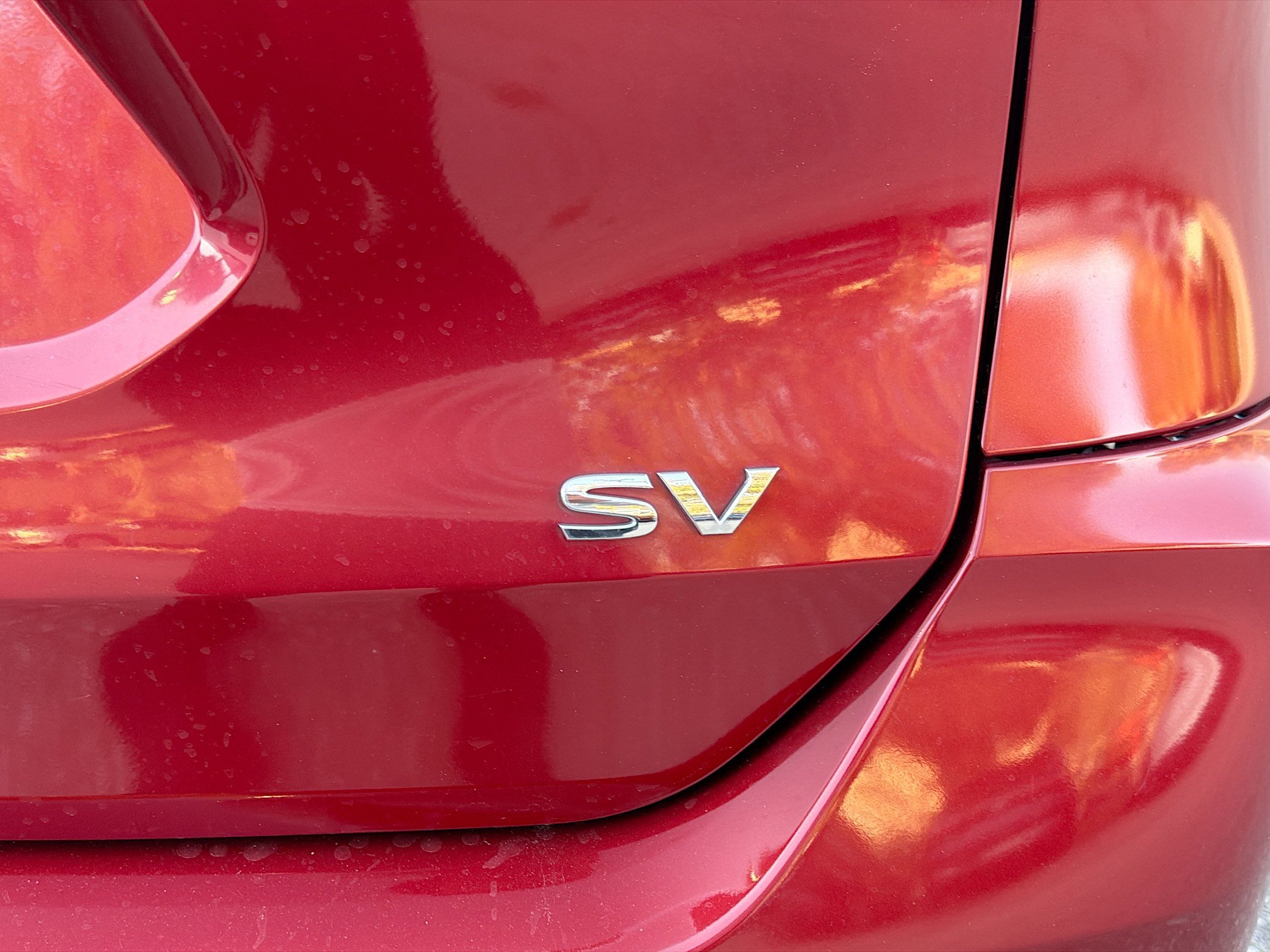 Used 2018 Nissan Rogue SV w/ Sun & Sound Touring Package image 11