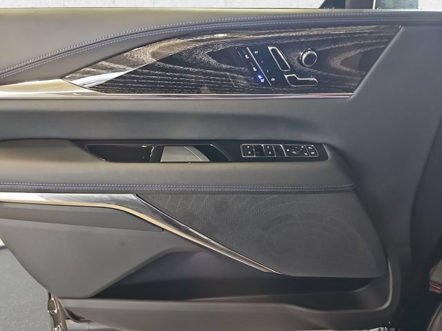 Used 2026 Cadillac Escalade IQ Sport 1 w/ LPO, Floor Liner Package AWD/4WD image 35