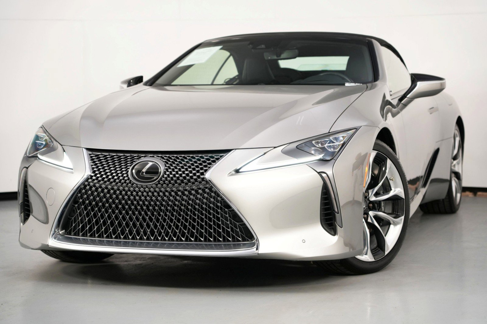 Used 2023 Lexus LC 500 Convertible image 3