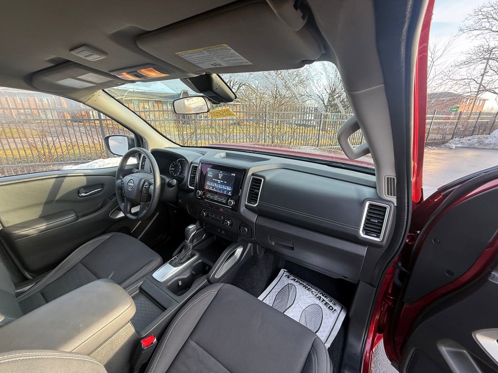 Used 2023 Nissan Frontier SV image 21