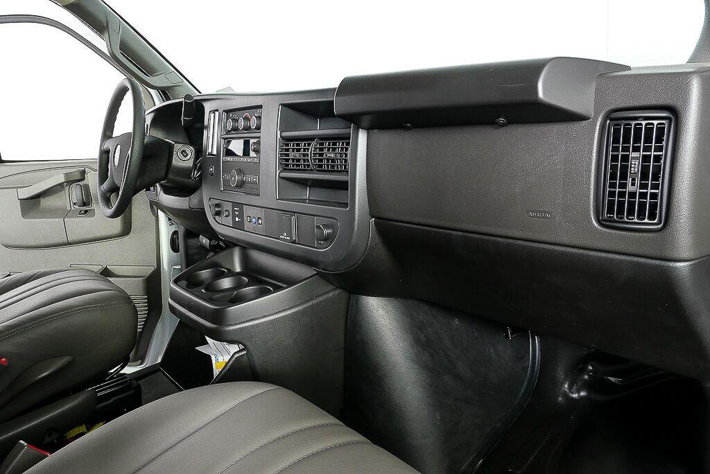 New 2025 GMC Savana 2500 w/ Driver Convenience Package RWD image 18