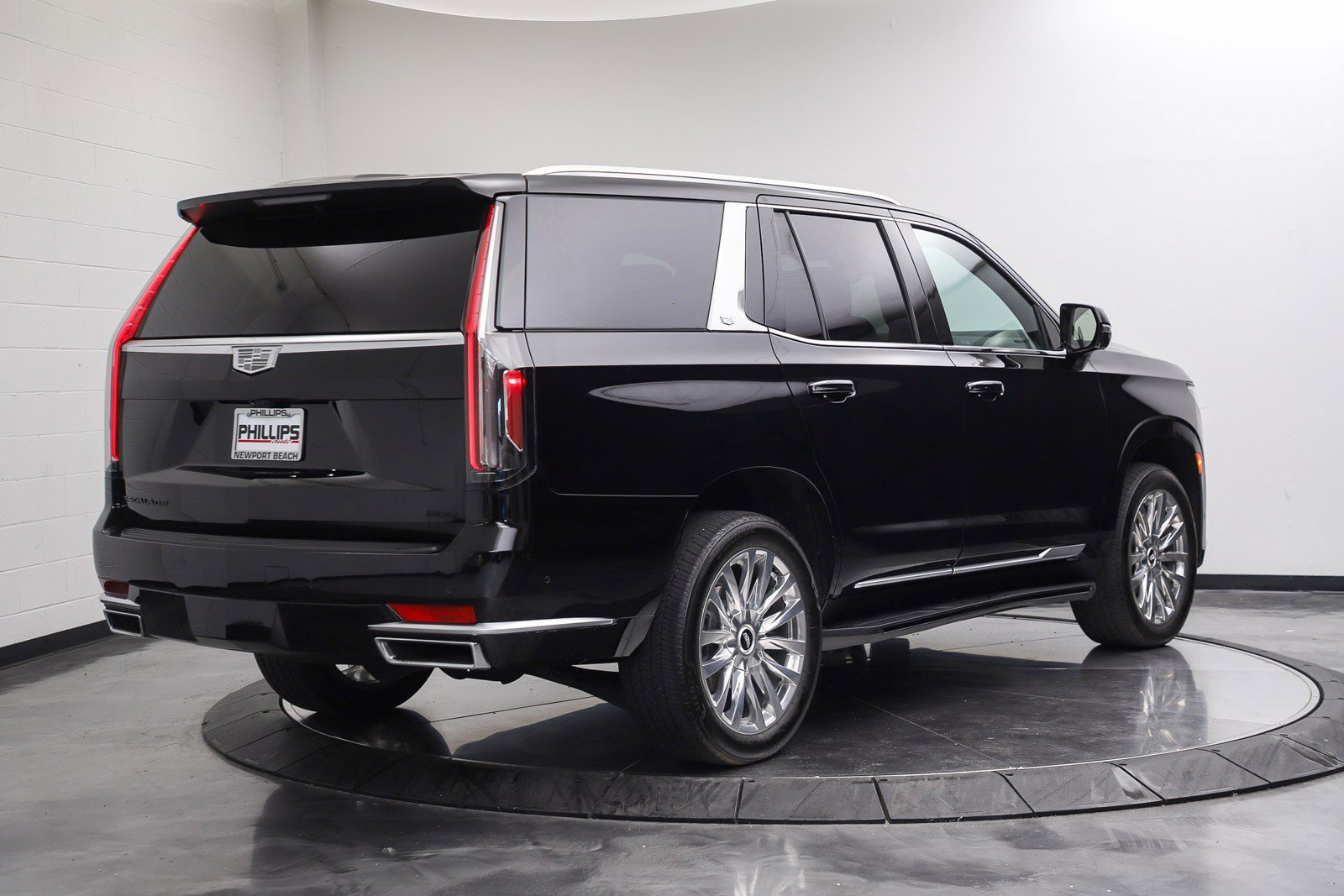 Used 2021 Cadillac Escalade Premium Luxury AWD/4WD image 5
