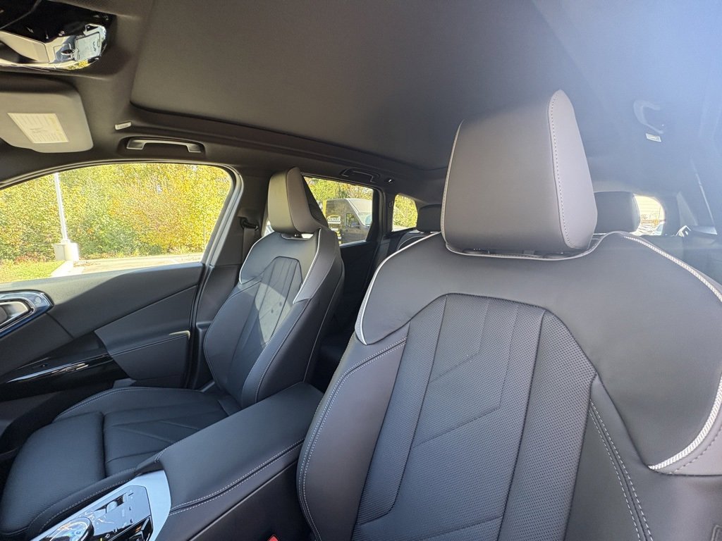 New 2026 BMW X2 xDrive28i w/ Technology Package image 16
