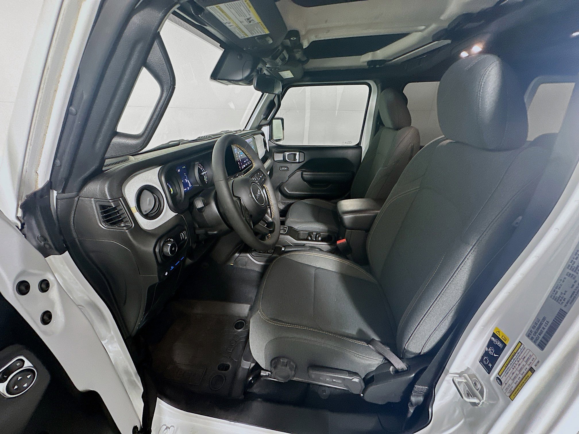 Used 2024 Jeep Wrangler Unlimited w/ Convenience Group AWD/4WD image 13