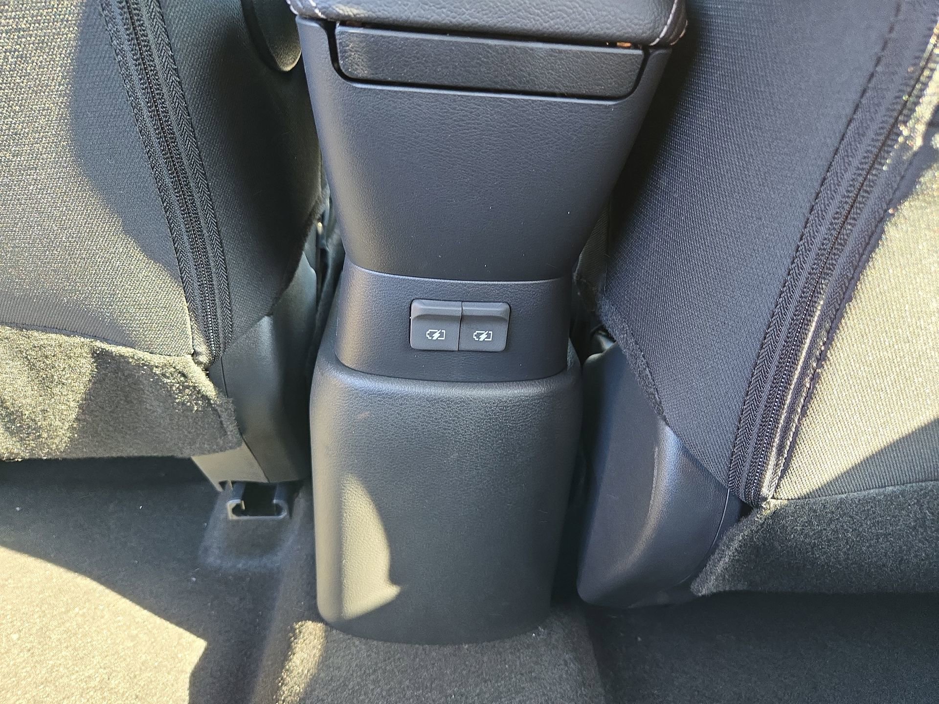 New 2025 Nissan Kicks Play S image 17