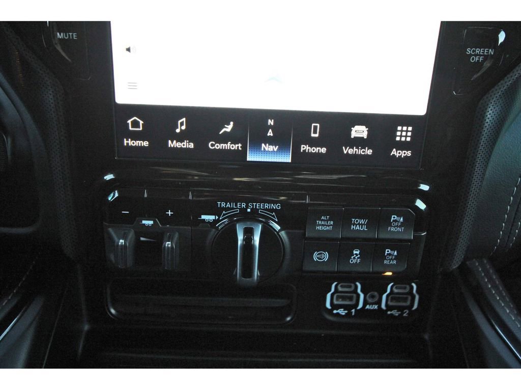 Used 2024 RAM 3500 Limited image 27