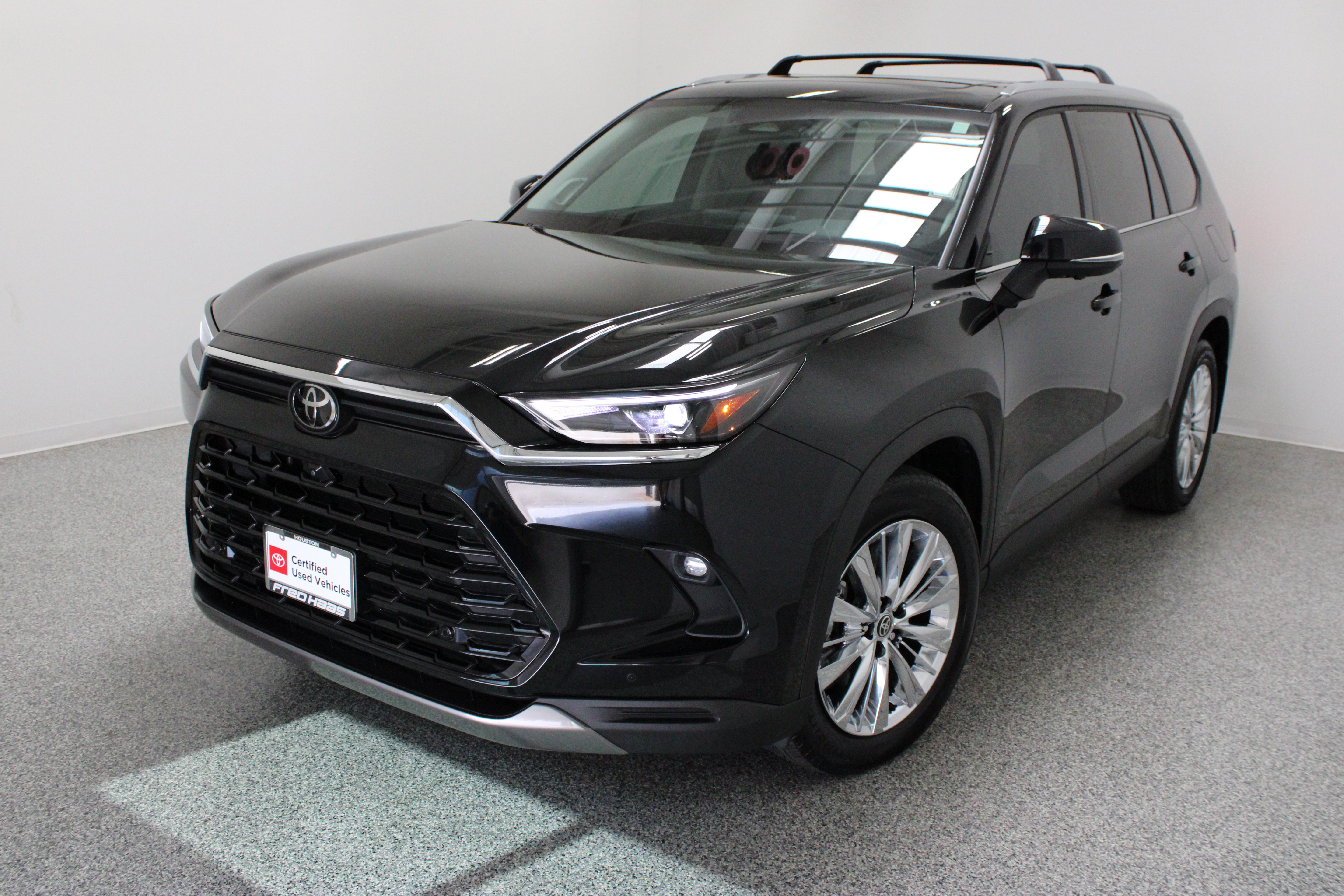 Used 2026 Toyota Grand Highlander AWD image 2