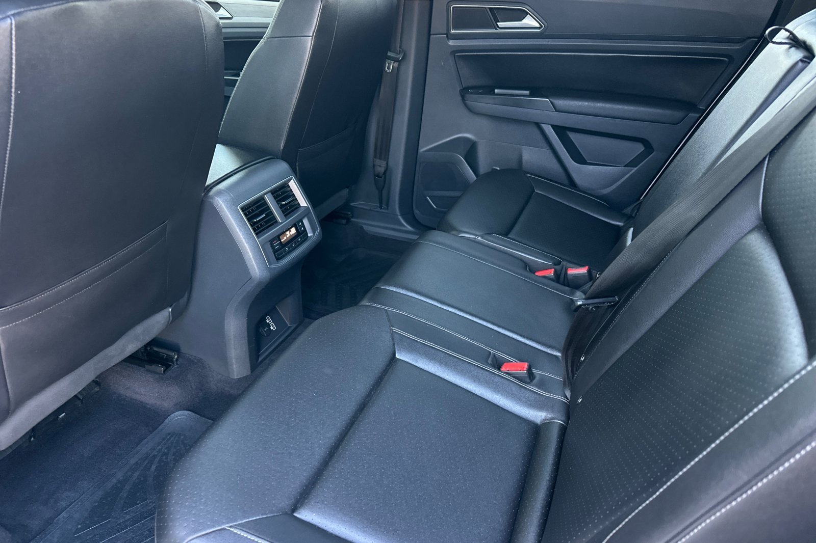 Used 2018 Volkswagen Atlas SE image 12